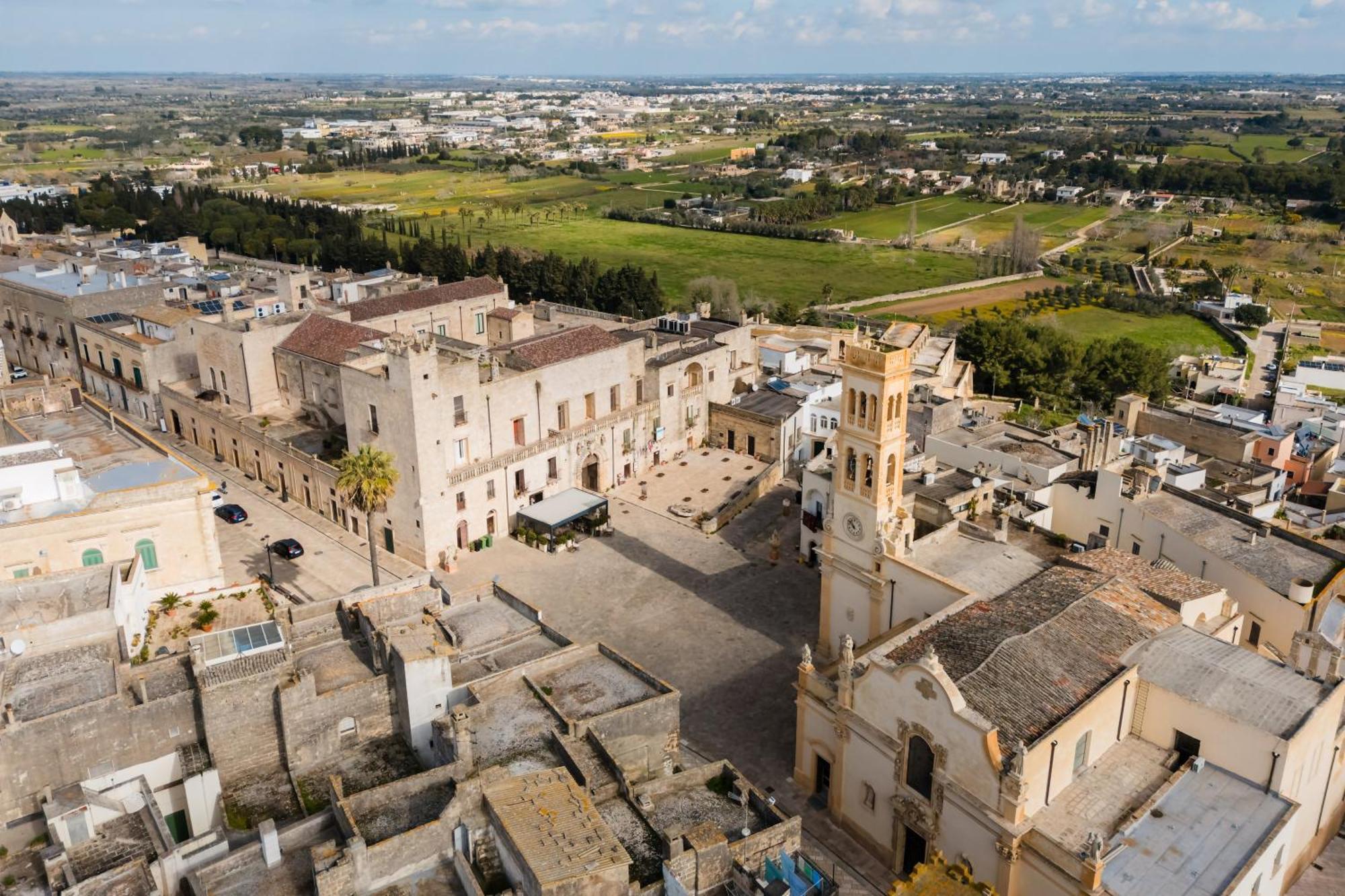 Piazzetta San Giovanni Specchia Luaran gambar