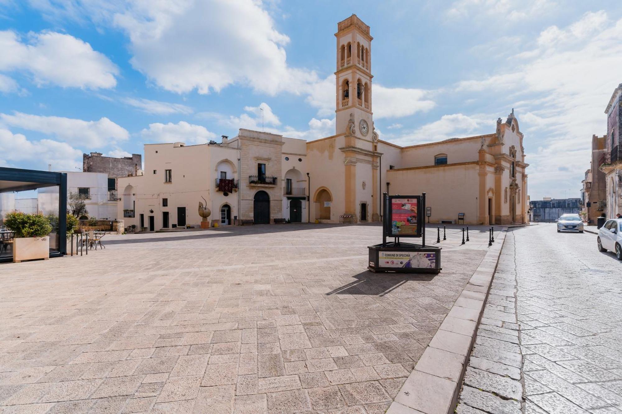 Piazzetta San Giovanni Specchia Luaran gambar